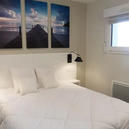 2 Chambres, Balcon, Piscine Chauffee, Acces Plage, Animaux Admis, Parking - Fr-1-194-194 *