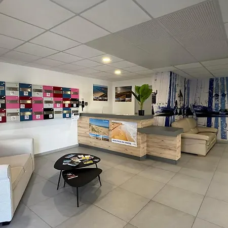Appartement 2 Chambres, Balcon, Piscine Chauffée, Accès Plage, Animaux Admis, Parking - Fr-1-194-194