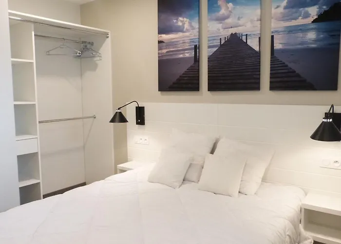 2 Chambres, Balcon, Piscine Chauffee, Acces Plage, Animaux Admis, Parking - Fr-1-194-194 Apartment *