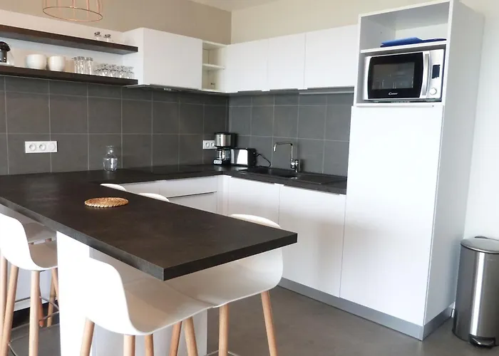 2 Chambres, Balcon, Piscine Chauffee, Acces Plage, Animaux Admis, Parking - Fr-1-194-194 Apartment La Tranche-sur-Mer