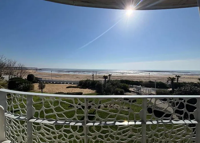 2 Chambres, Balcon, Piscine Chauffee, Acces Plage, Animaux Admis, Parking - Fr-1-194-194 Apartment